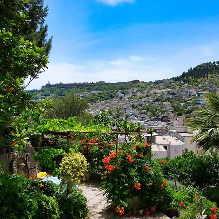 شقة Banushi Gjirokastër