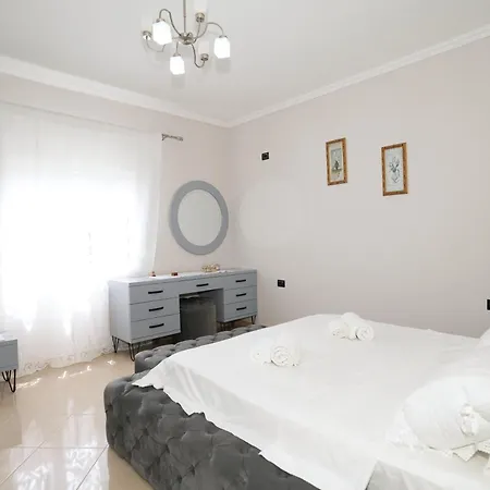 شقة Banushi Gjirokastër