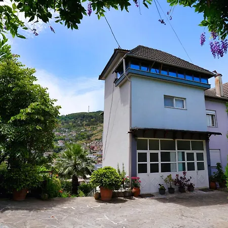 Banushi Appartement *