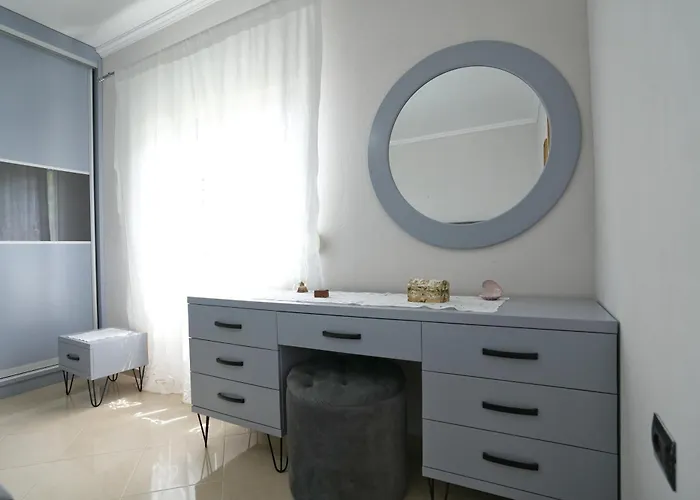 Banushi Apartament *